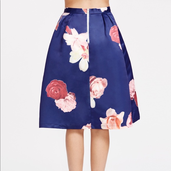 ๐โHP๐Royal blue rose print Pleated volume skirt - Picture 2 of 8