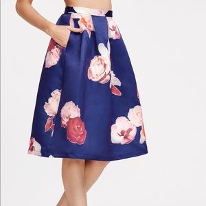 🆕➕HP🏆Royal blue rose print Pleated volume skirt