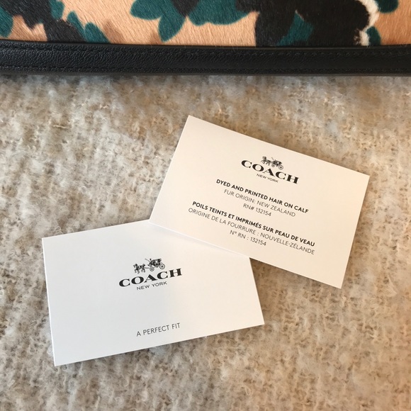 *FINAL PRICE DROP* Coach Nolita Wristlet 24 - Picture 5 of 8