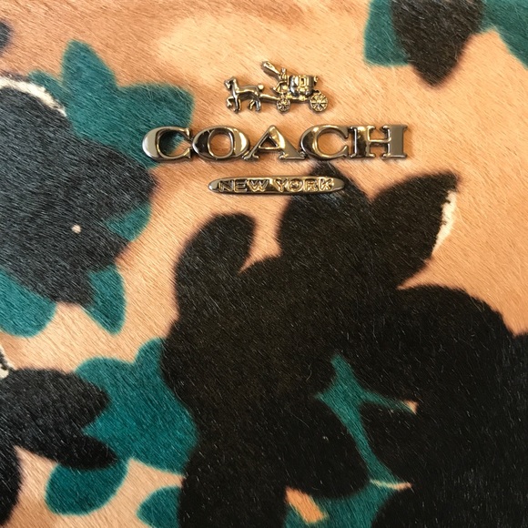 *FINAL PRICE DROP* Coach Nolita Wristlet 24 - Picture 6 of 8