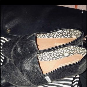 Toms