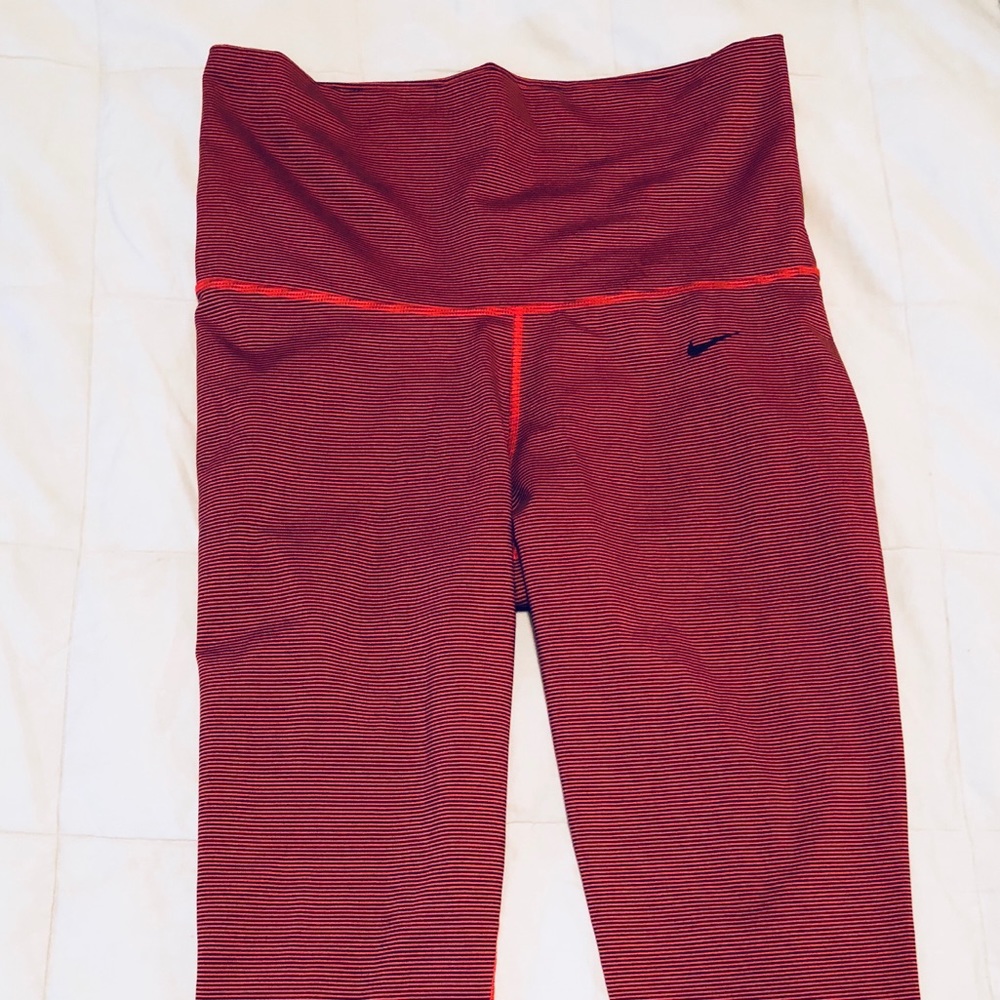 Nike High Waisted Dry Fit Crops