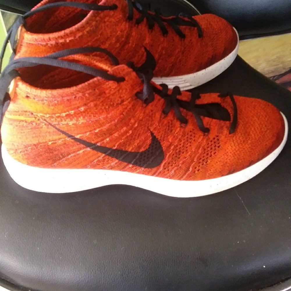 EUC .NIKE FLINT CHUKkA LUNARLON MENS 10.5