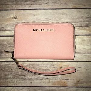 mk hand wallet