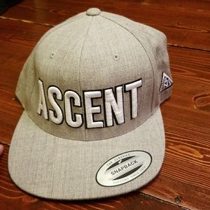 🚫sold🚫Ascent snap back