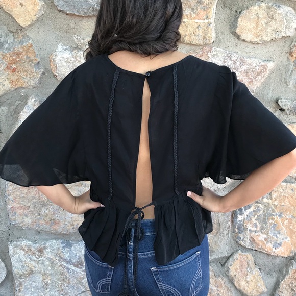 🛍Gorgeous Embroidered Boho Peasant Top🛍 - Picture 3 of 6