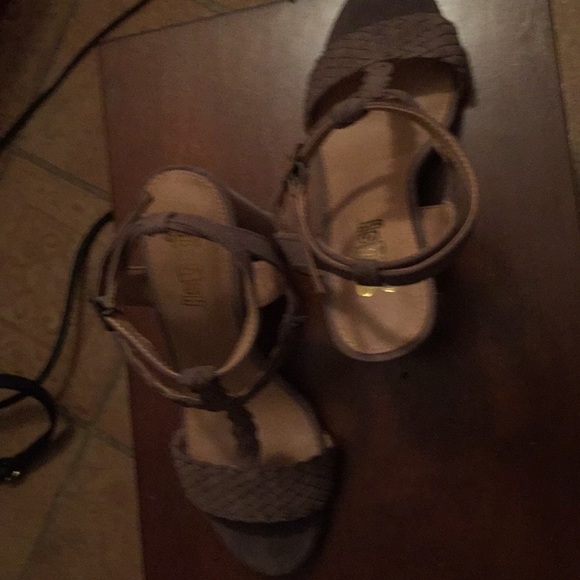 Brash Open Toe Sandal Heels - Picture 3 of 5