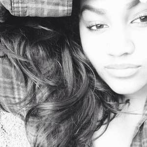 Meet your Posher, Simone