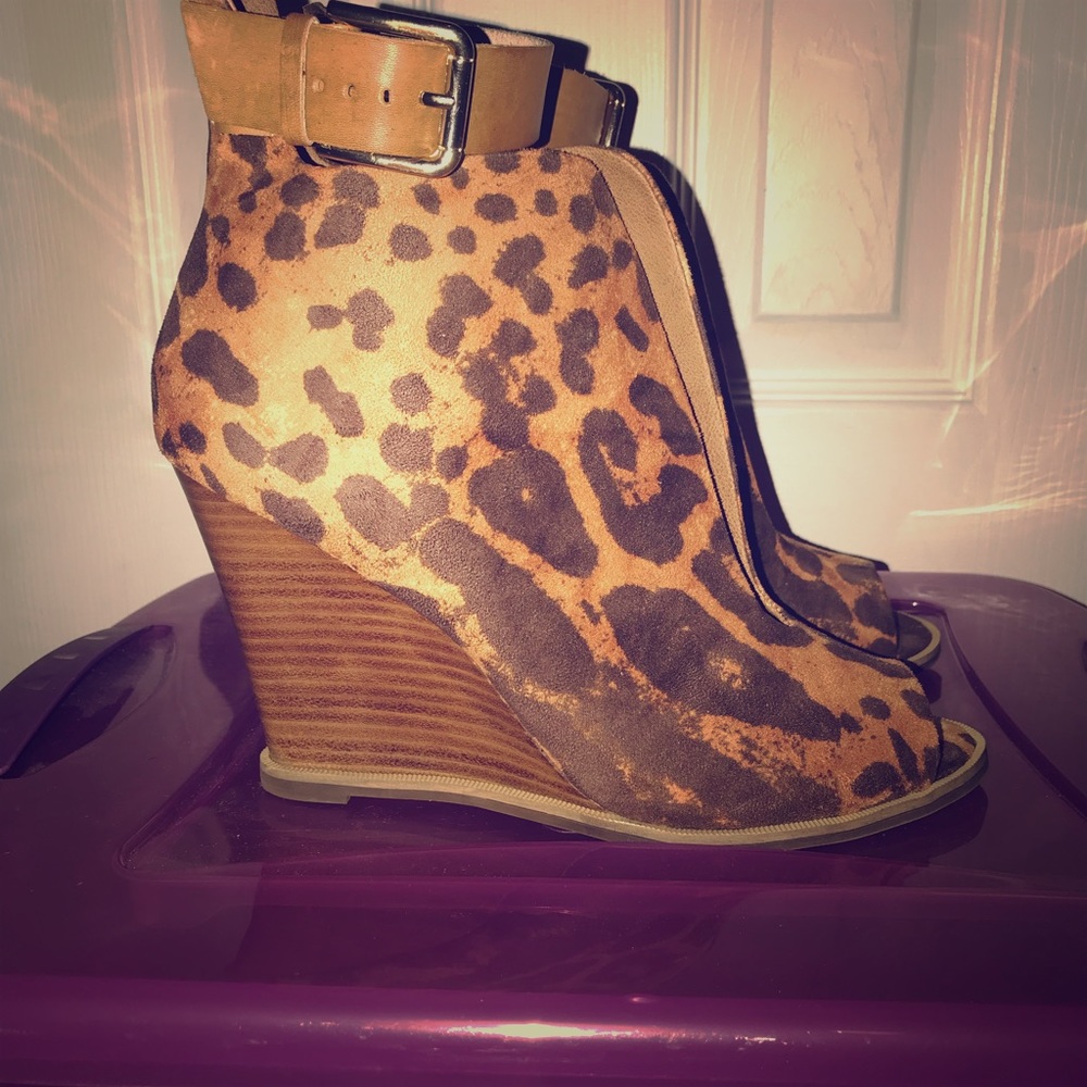 Zigisoho Leopard print Wedge Heels Size 9.5