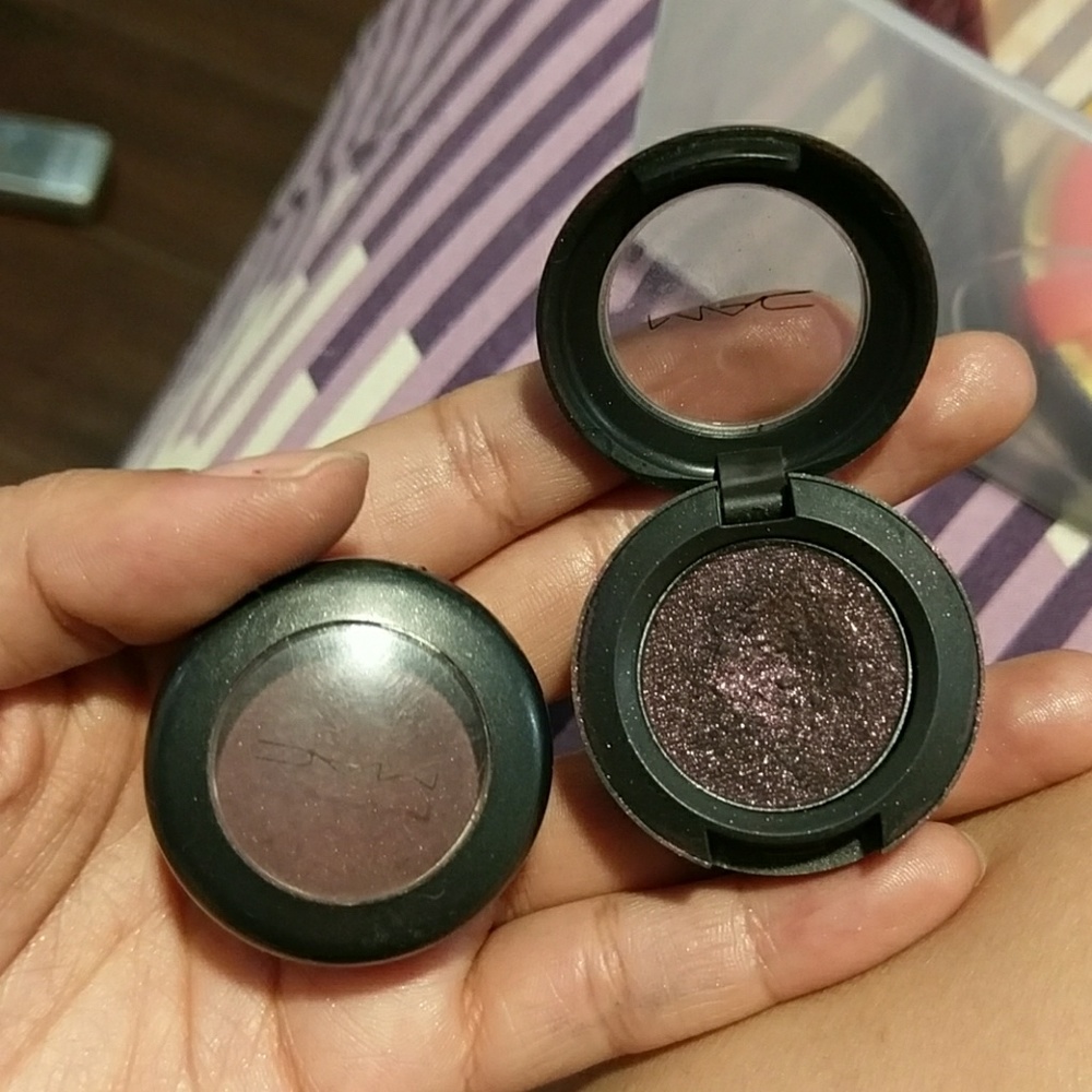 2 MAC eye shadows