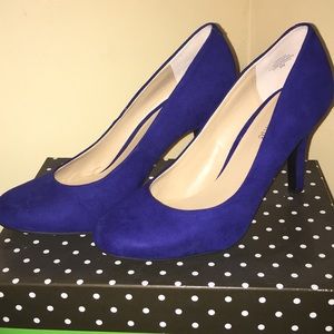 Kelly & Katie cobalt blue suede heels