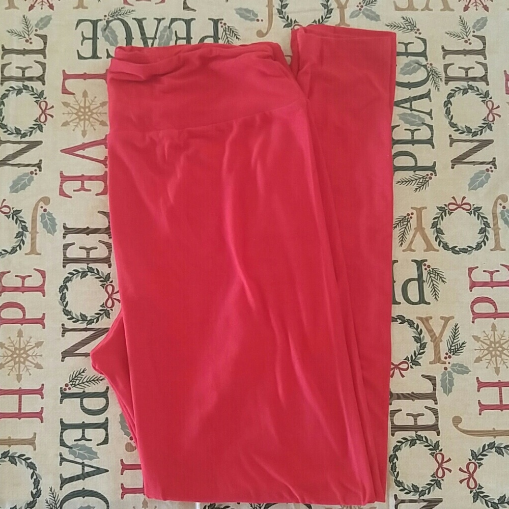 NWT. LuLaRoe TC leggings. Solid true red.