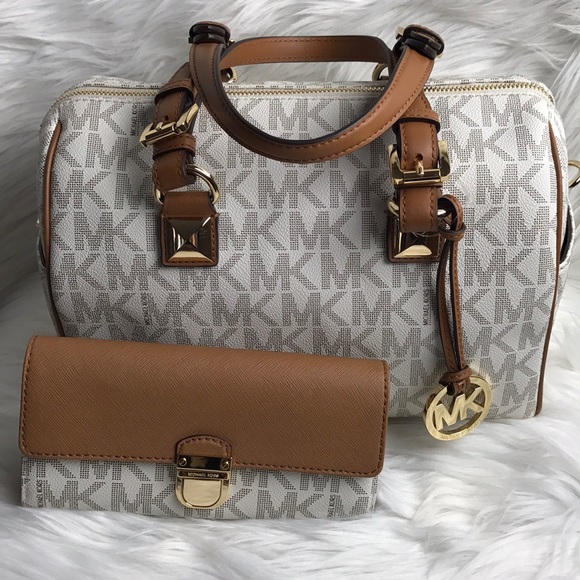 Michael Kors Greyson Vanilla Medium Chain Satchel - Picture 1 of 7