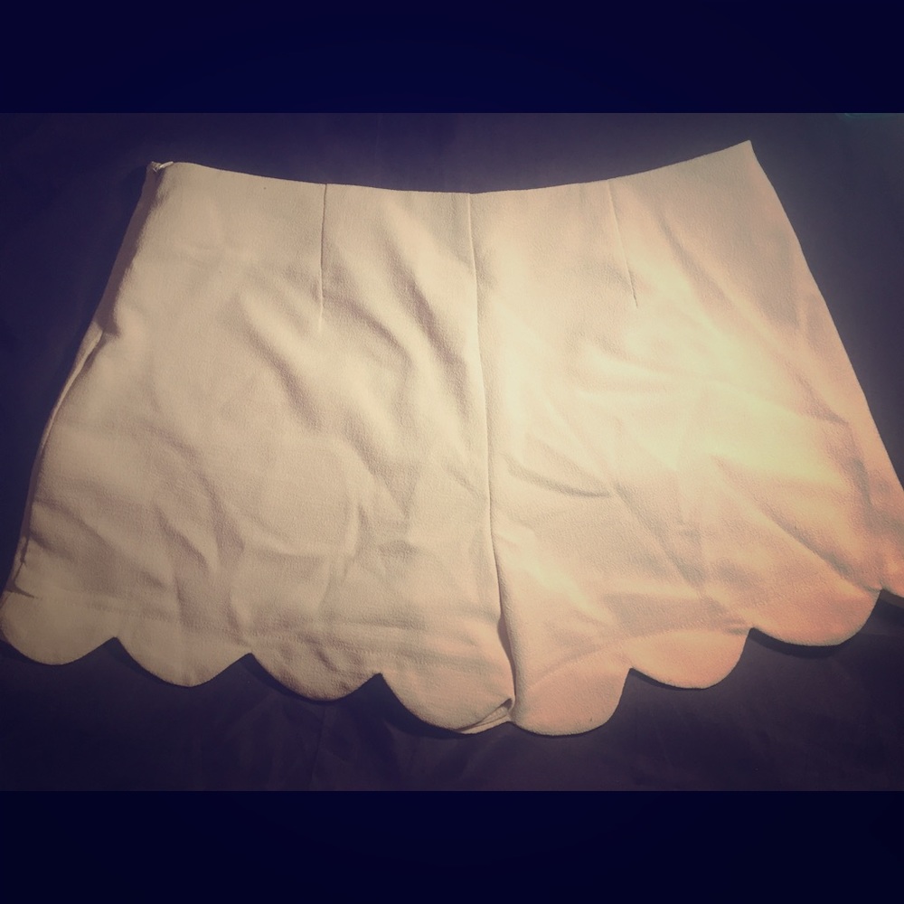 High waisted scalloped shorts
