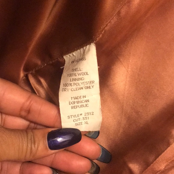 100% Wool Coat with satin lining. - Picture 3 of 4