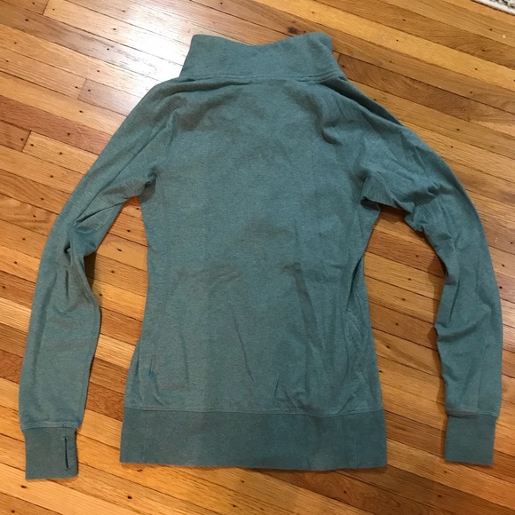 ⚡️SOLD⚡️ Turquoise Nike Dri-Fit Zip Up - Picture 2 of 3
