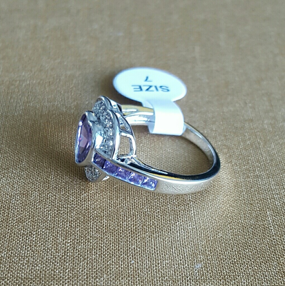 Heart Shaped Amethyst and Topaz Ring - Picture 3 of 10