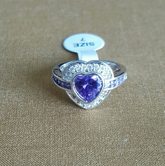 Heart Shaped Amethyst and Topaz Ring - Picture 2 of 10