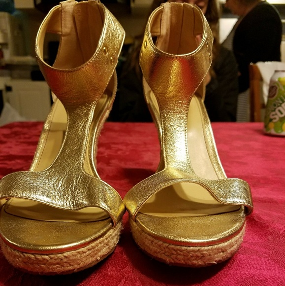 Michael Kors Gold Wedge sandal - Picture 2 of 5