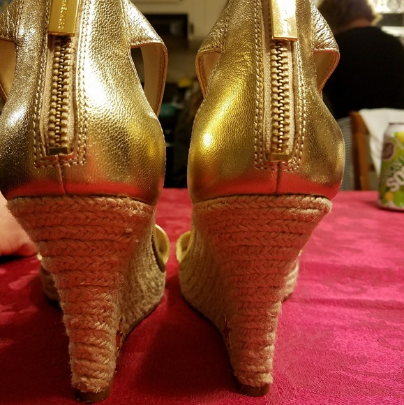 Michael Kors Gold Wedge sandal - Picture 4 of 5