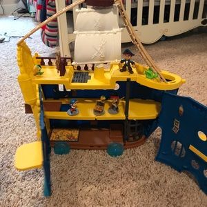 Large jake ship with wheels