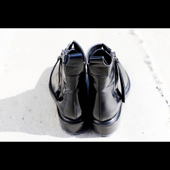 Acne black Linden boots. - Picture 3 of 3