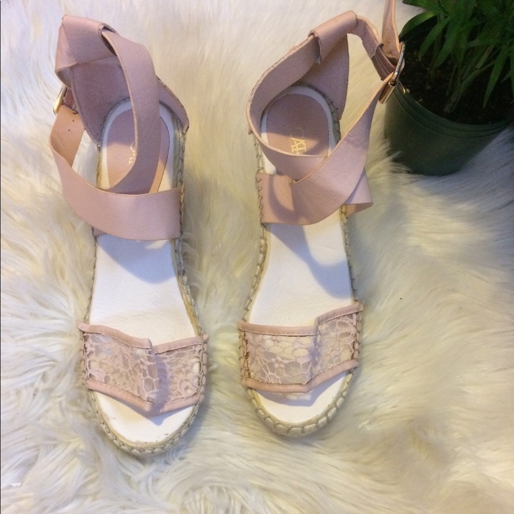 Cato wedges. Size 8