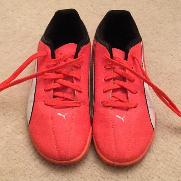 Soccer turf shoes - Picture 2 of 4