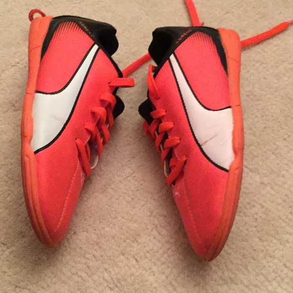 Soccer turf shoes - Picture 4 of 4