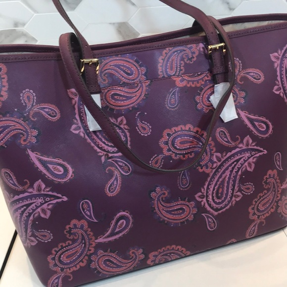 Michael Kors Carryall Tote - Picture 4 of 7