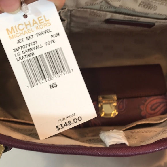 Michael Kors Carryall Tote - Picture 7 of 7