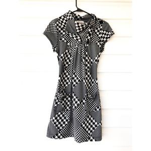 SPEECHLESS Houndstooth Short Sleeve Mini Dress