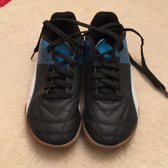 Puma soccer sneakers - Picture 2 of 5