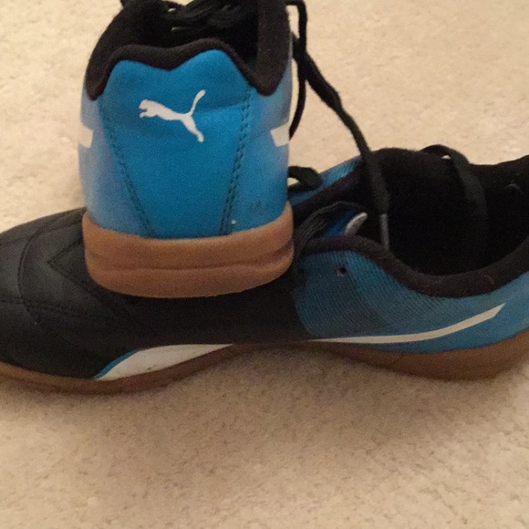 Puma soccer sneakers - Picture 3 of 5