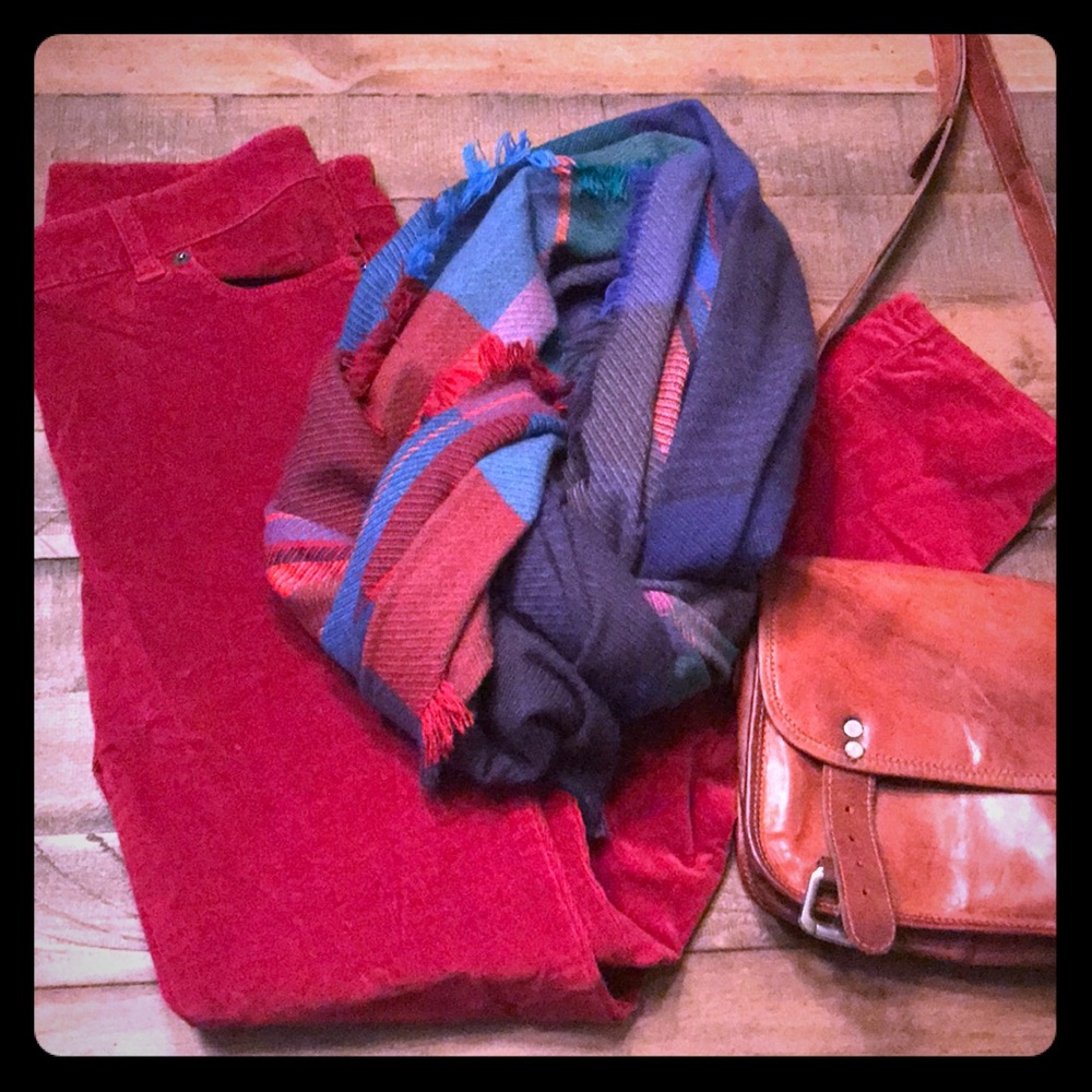 EUC Liz Claiborne wine colored skinny corduroys!