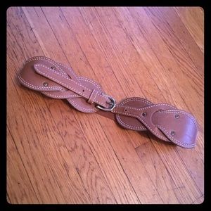 Faux leather stretch belt