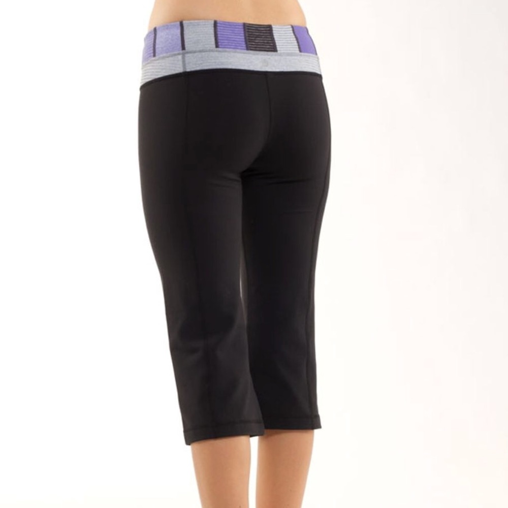 LIMITED EDITION REVERSIBLE Lululemon Groove Crop