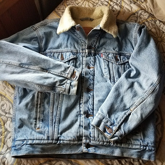 levi's relaxed trucker jacket