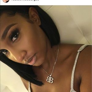 Meet your Posher, Naisha