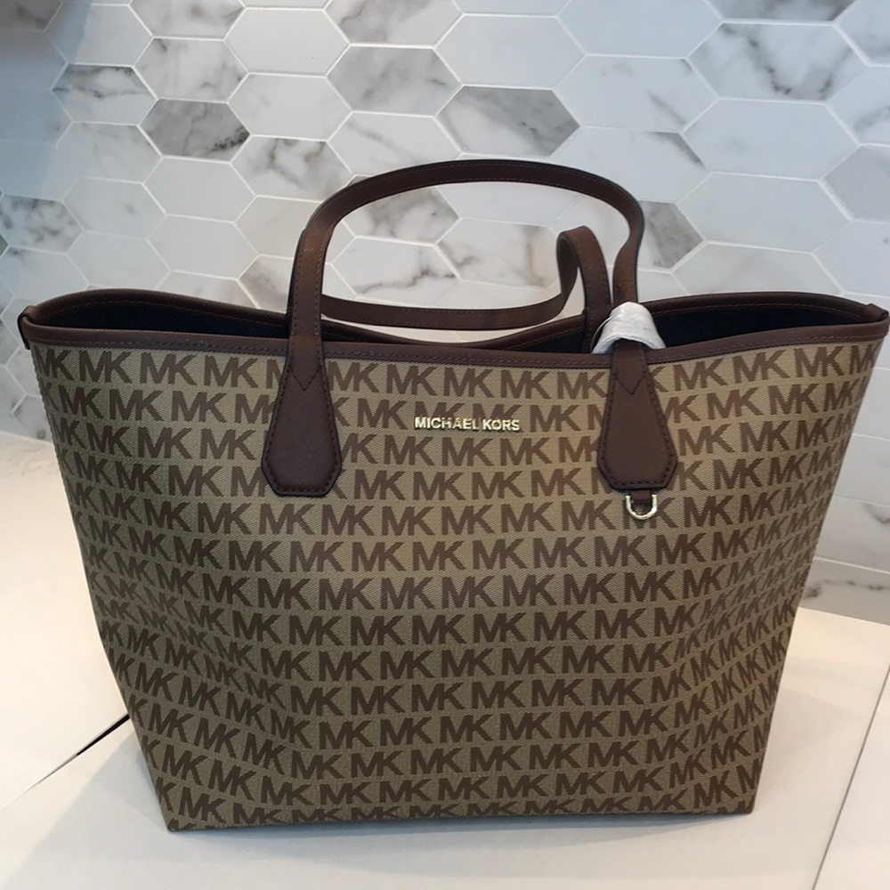Michael Kors Sig Reversible Tote