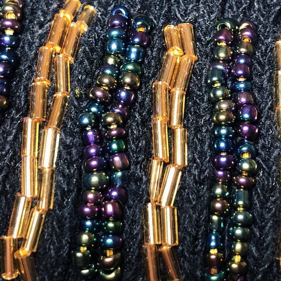 NEW Embroidered Abstract Knit Gloves - Picture 3 of 3