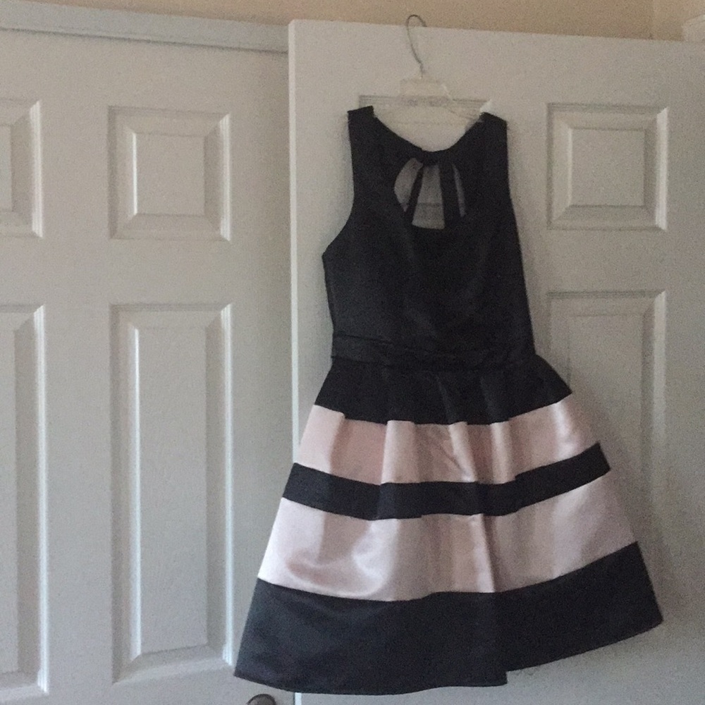 👗WINDSOR BLACK AND PINK DRESS 👗