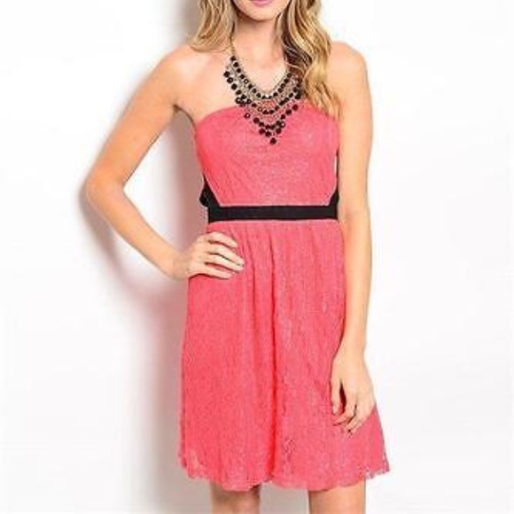 Dresses & Skirts - NWT Strapless dress