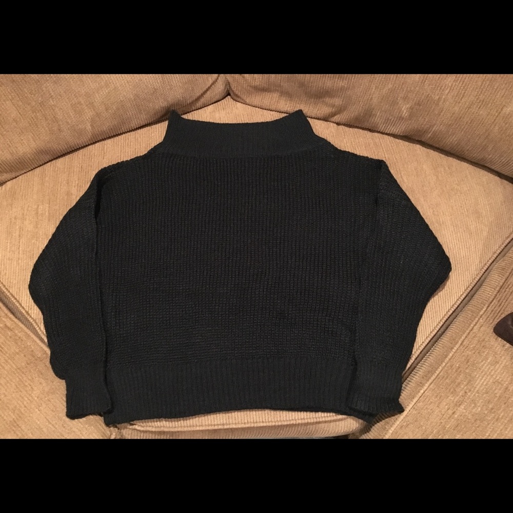 Sexy off the shoulder sweater - Picture 2 of 2