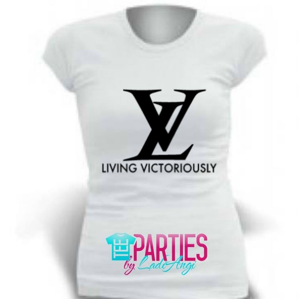 Living Victoriously Tee