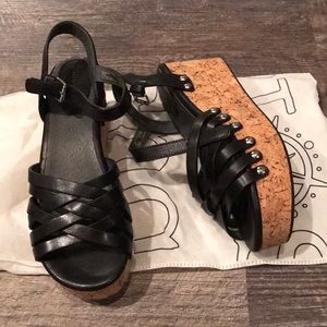 Bussola black wedge