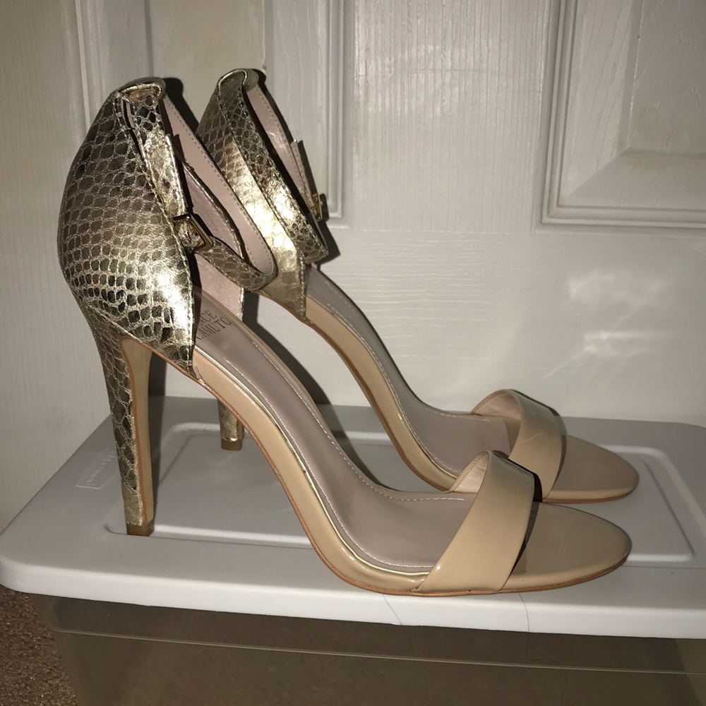 Vince Camuto Nude/Gold Strappy Heels Size 9.5
