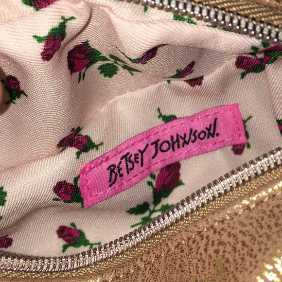 NWT Betsey Johnson French Croissant Wristlet - Picture 5 of 6