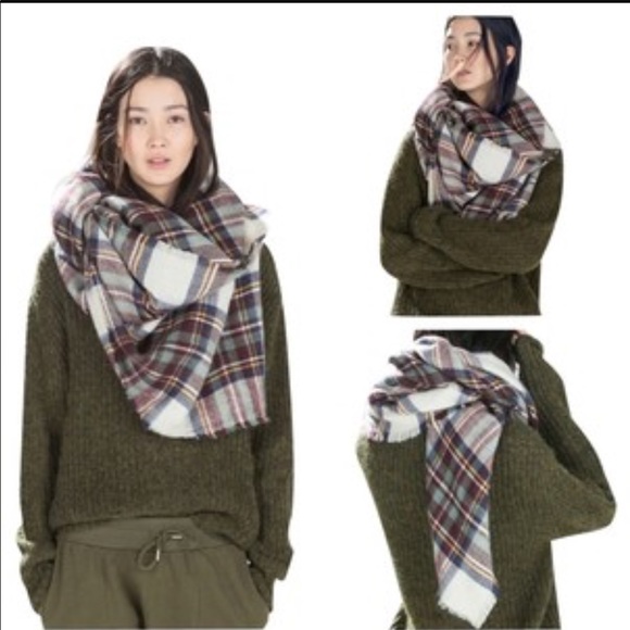 Plaid Blanket Scarf - Picture 7 of 8