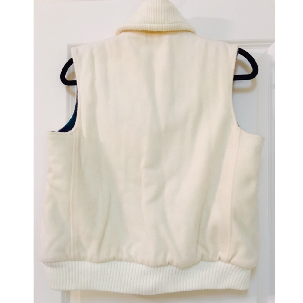 🛍GONE-GIFTED🛍 Cream Wool Vest - Picture 3 of 4